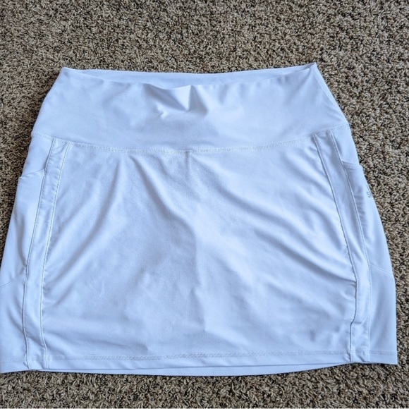 Skea Blissful Skort White - Picture 4 of 4